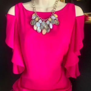 Beautiful color. Fuisha. Stylish sleeve blouse. Size L. Machine washable.